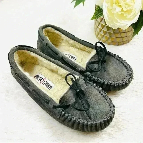 Minnetonka Cally Gray Suede Leather Sherpa Moccasin Slippers Size 6 - Picture 1 of 10